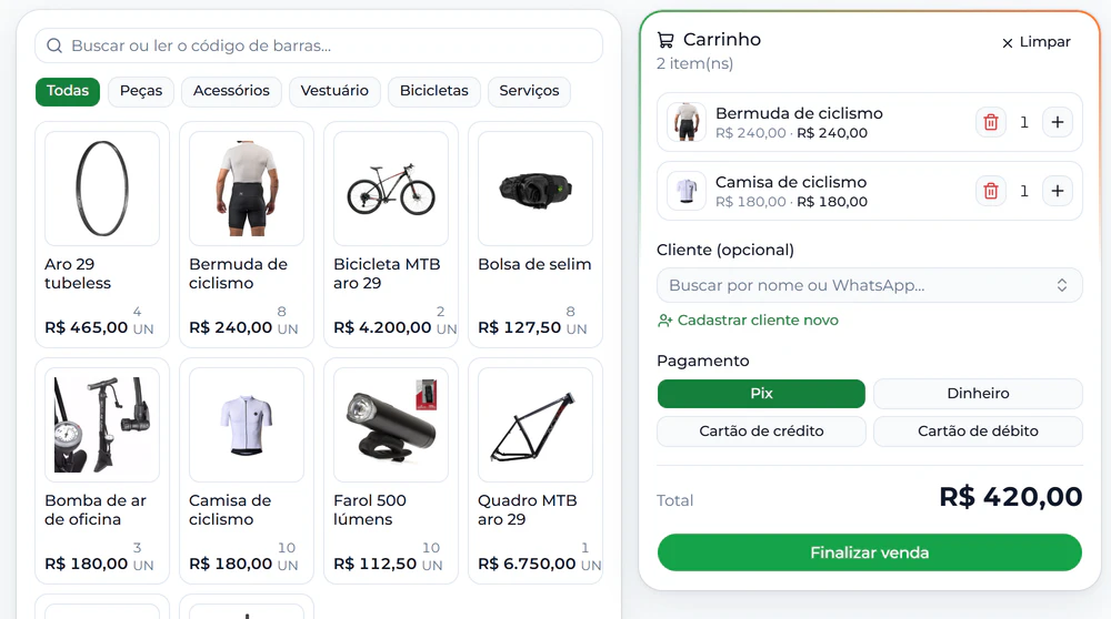 PDV com capacete, luva e gel no carrinho, pagamento em Pix e o total da venda